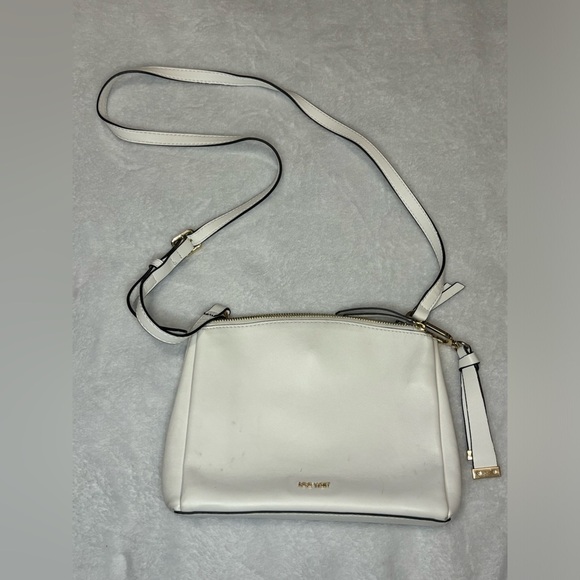 Nine West White Crossbody Bag Purse Handbag Small Gold Hardware - Picture 1 of 8